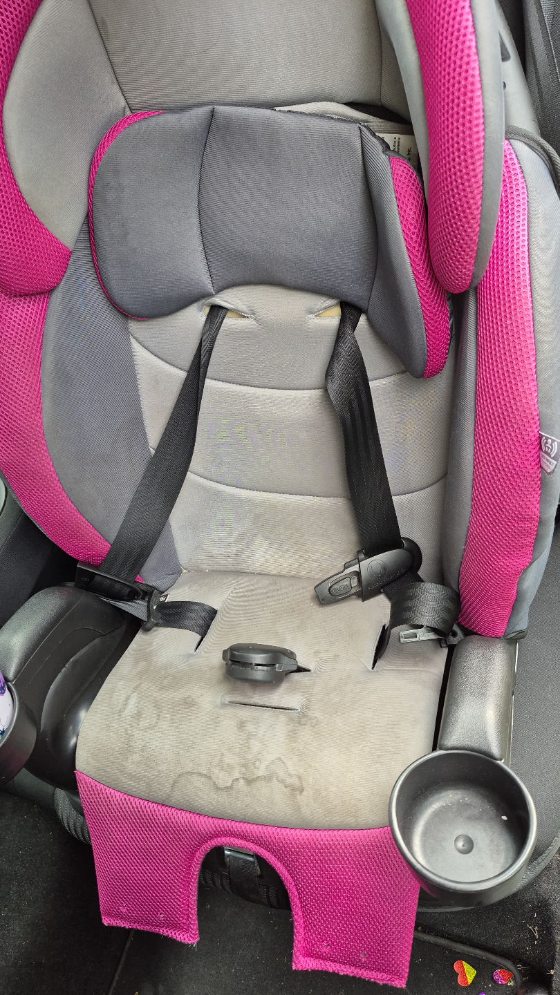 Evenflo Chase 2 in 1 Convertible Car Seat - photo 2