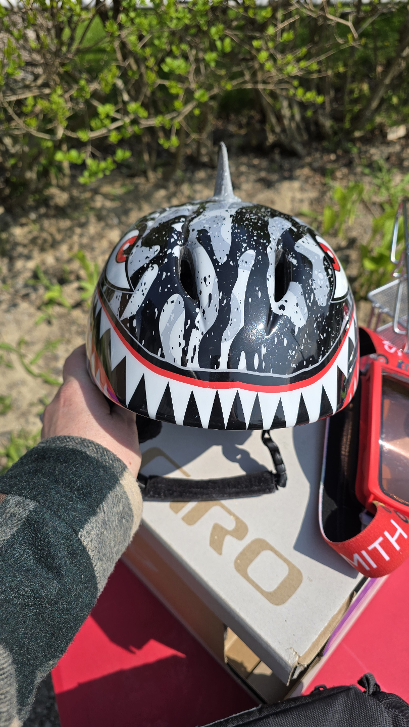Giro Launch Plus Youth Small Snow Helmet - Shark Design - photo 3