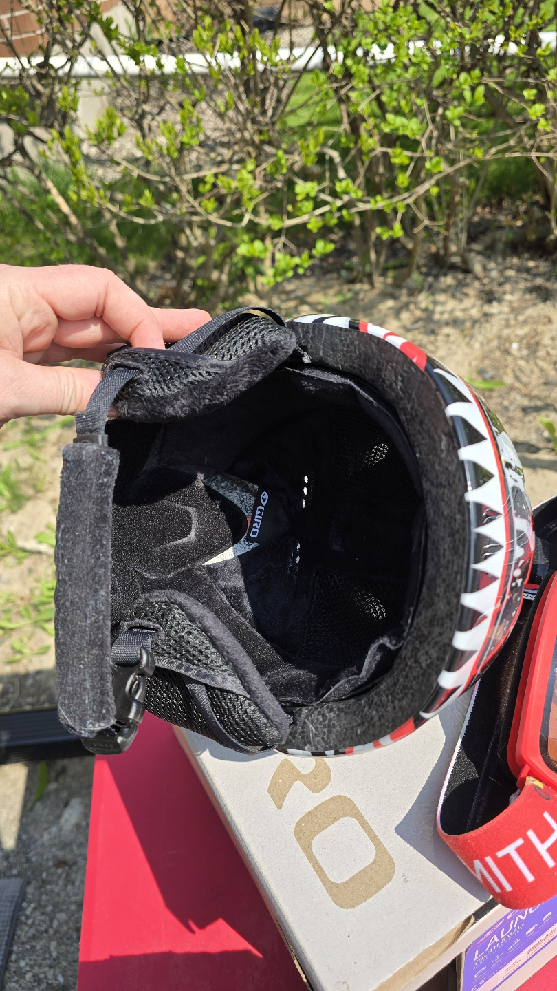 Giro Launch Plus Youth Small Snow Helmet - Shark Design - photo 4