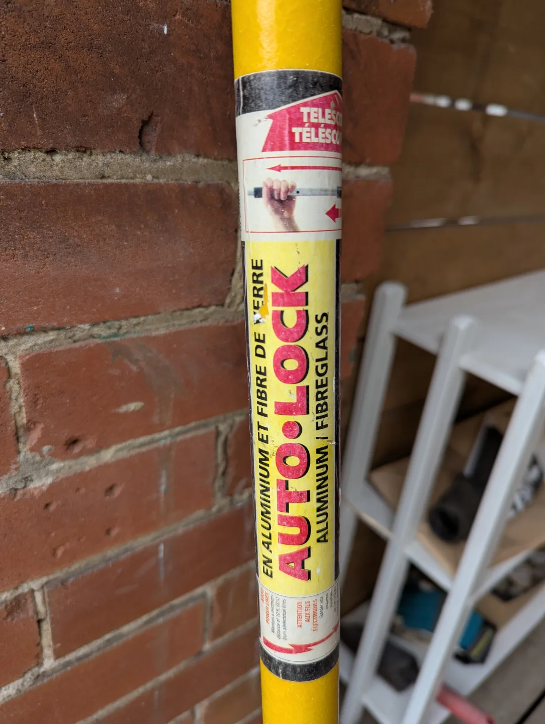 Auto-Lock Telescoping Fiberglass Painter's Pole image indicator(2)