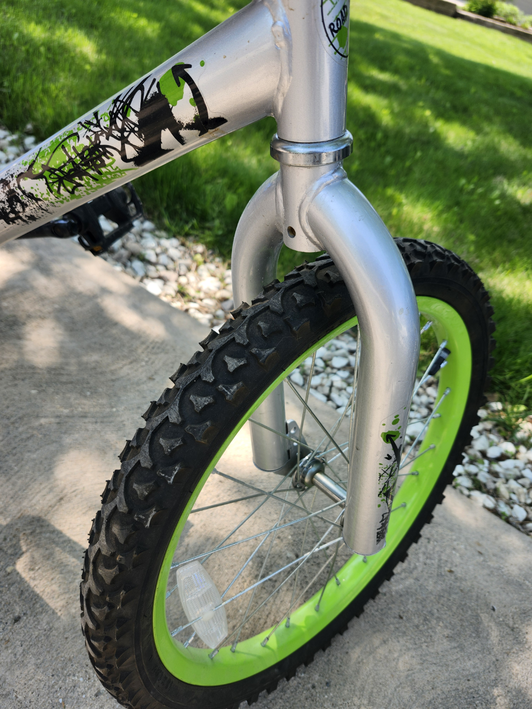 Kids' Road Racer Bike with Training Wheels - photo 2