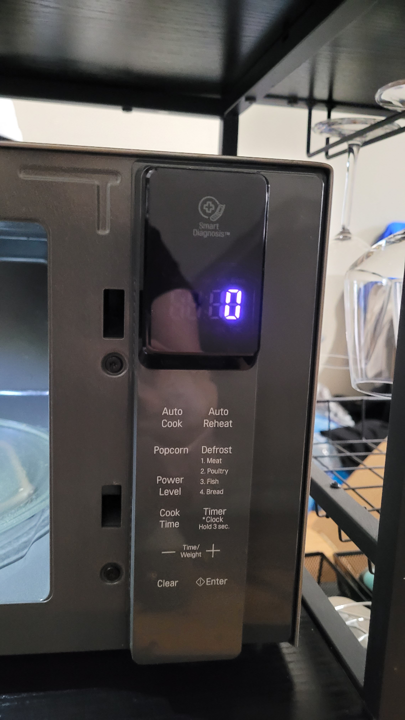LG Smart Inverter Microwave - photo 3