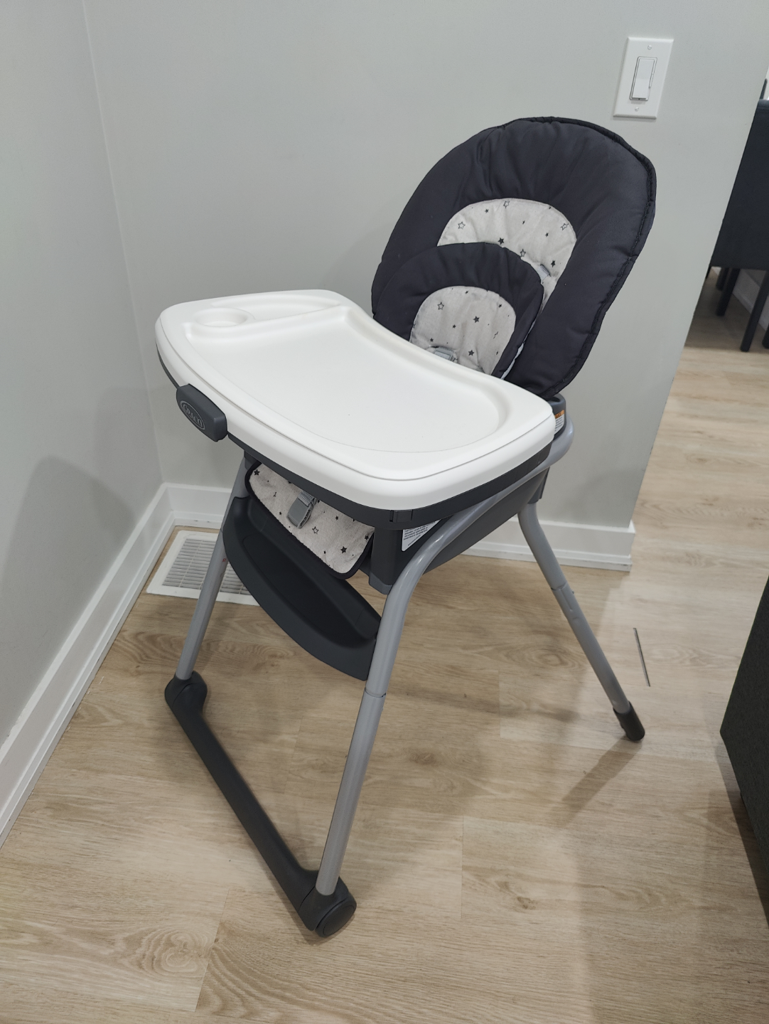 Graco Highchair - Gently Used - photo 2