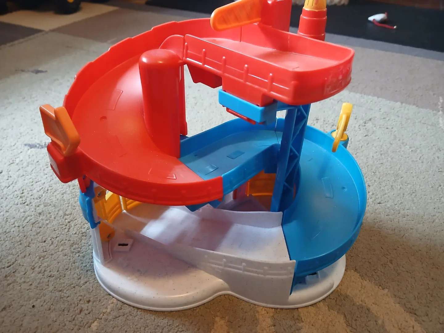 Little People Race and Chase Rescue set image indicator(2)