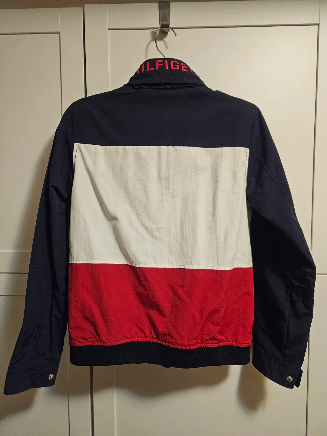 🏒 Tommy Hilfiger Spring Jacket - Size XL Youth image indicator(2)