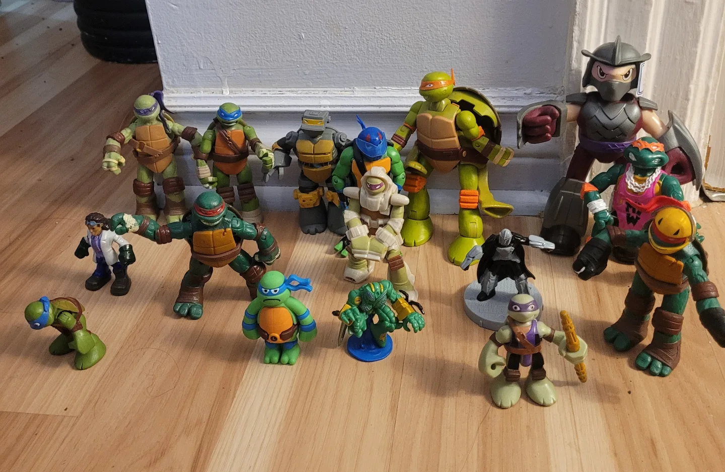 Teenage Mutant Ninja Turtles Action Figures Lot thumbnail