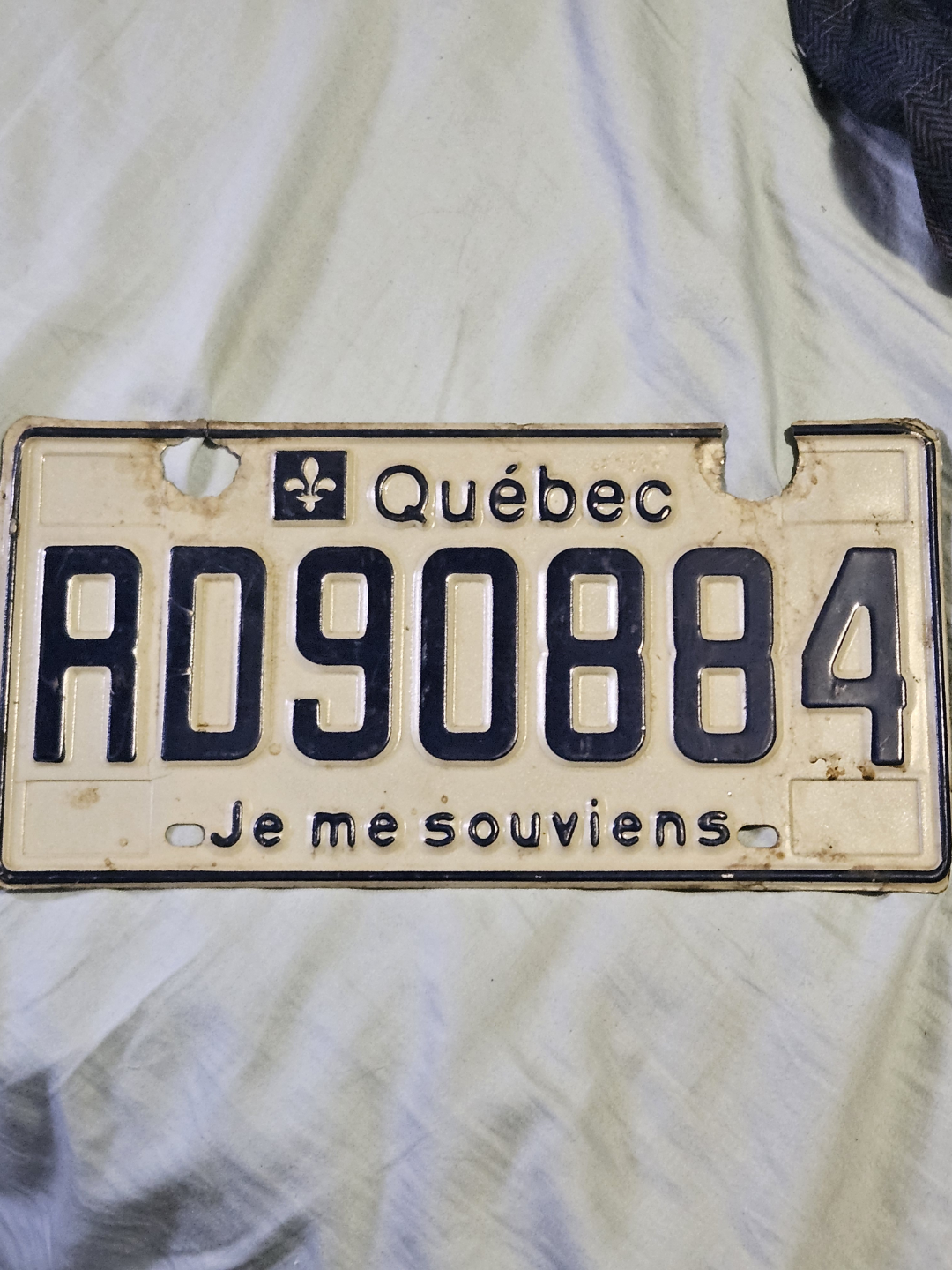 Vintage Quebec License Plate