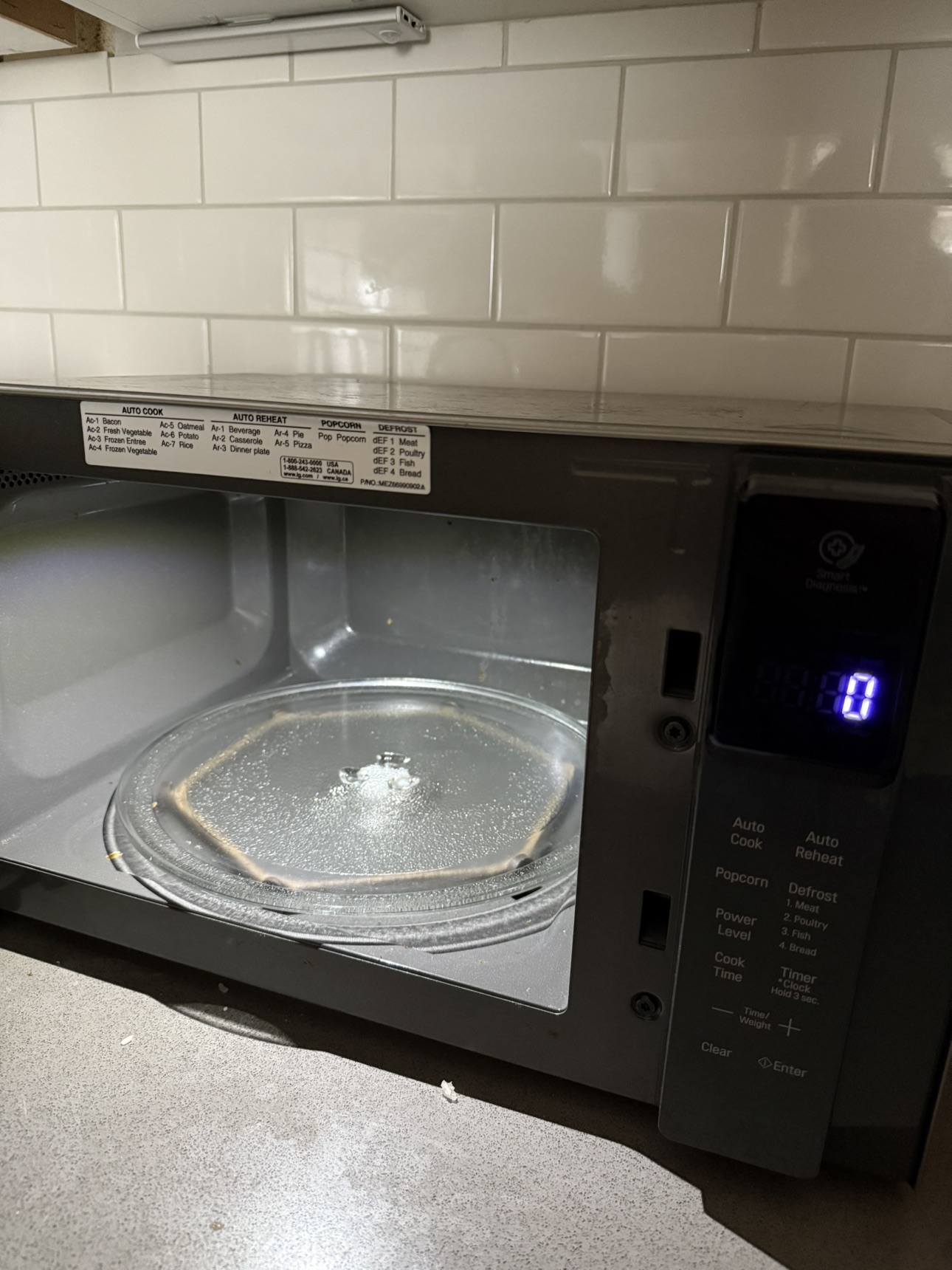 LG Microwave - photo 2