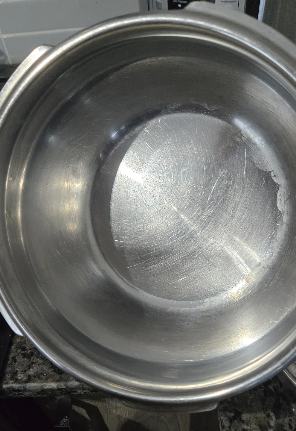 Vinod 3.5 Litre Stainless Steel Pressure Cooker image indicator(7)