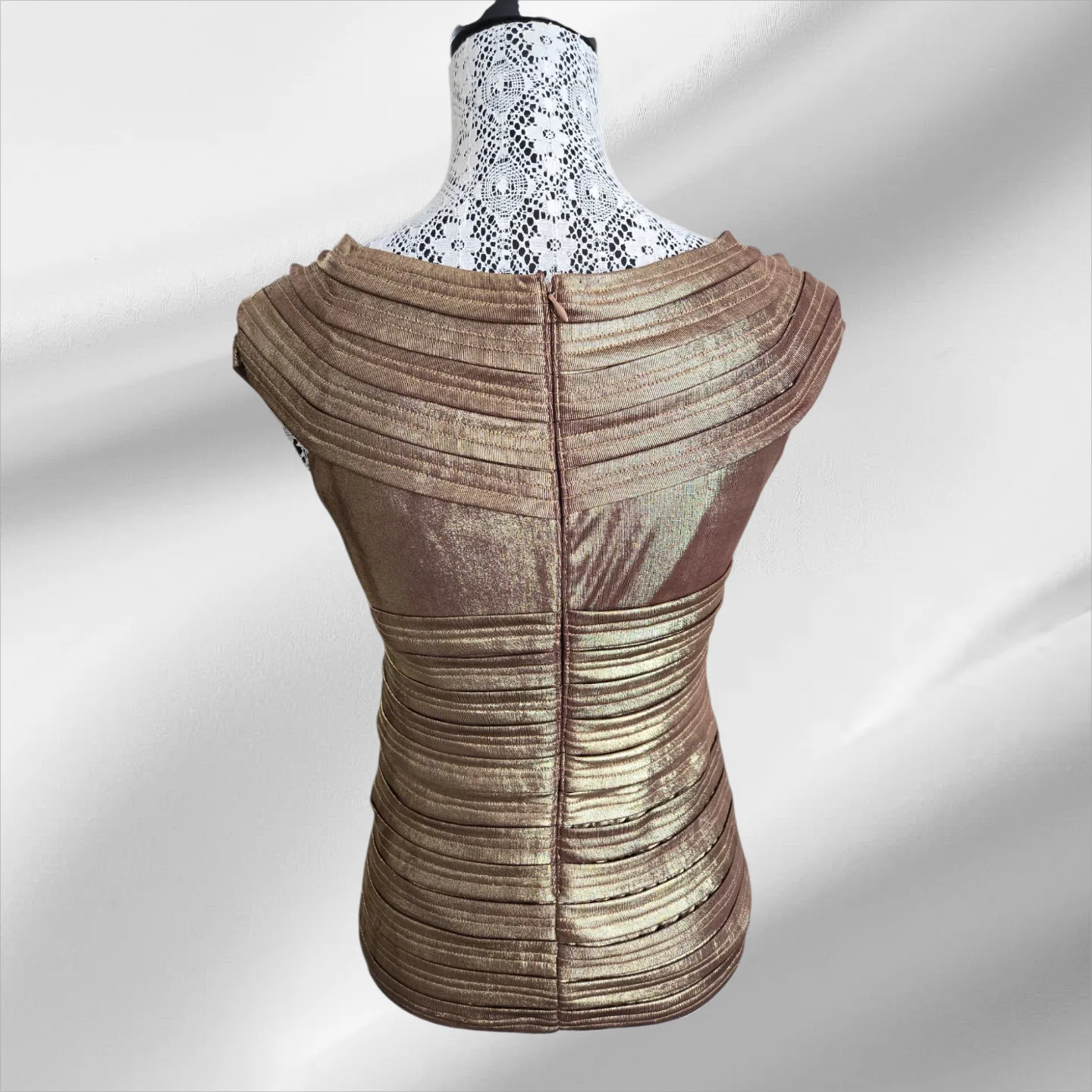 Frank Lyman Design Women's top image indicator(2)