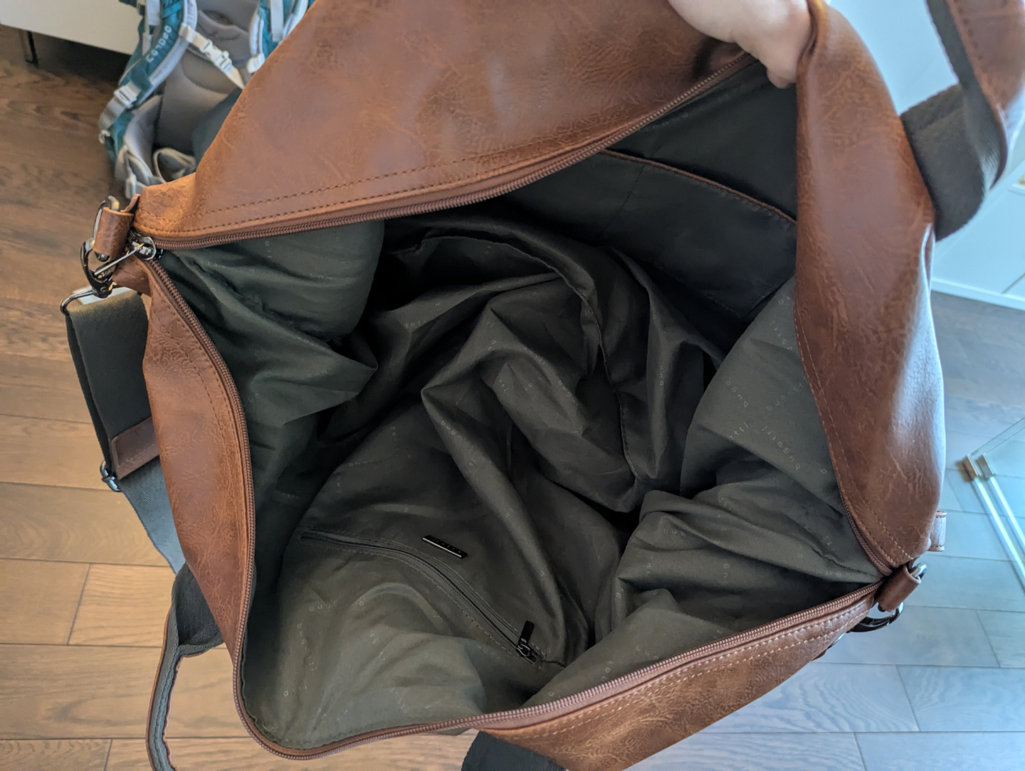 Brown leather Bugatti duffle bag - photo 4
