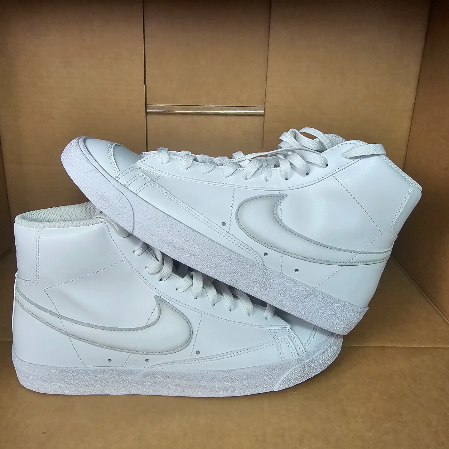 Nike Blazer Mid '77 White Leather High Top Sneakers thumbnail