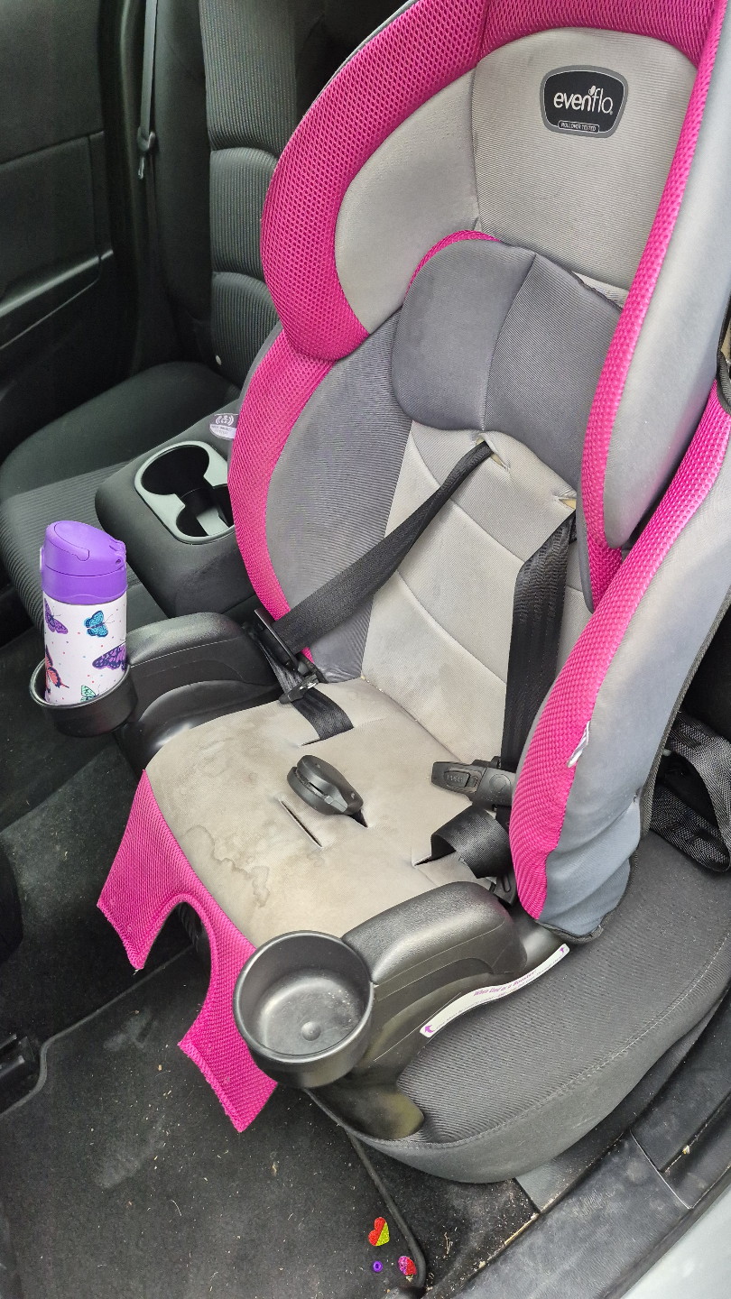 Evenflo Chase 2 in 1 Convertible Car Seat - photo 3