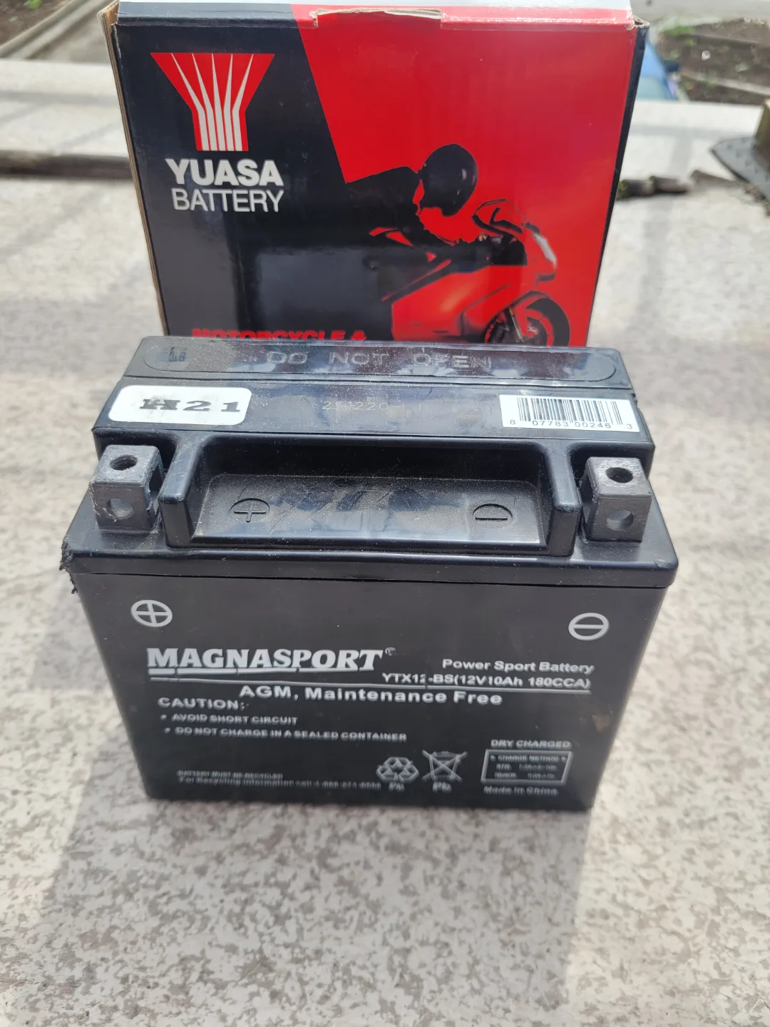 Yuasa YTX12-BS Motorcycle Battery image indicator(3)