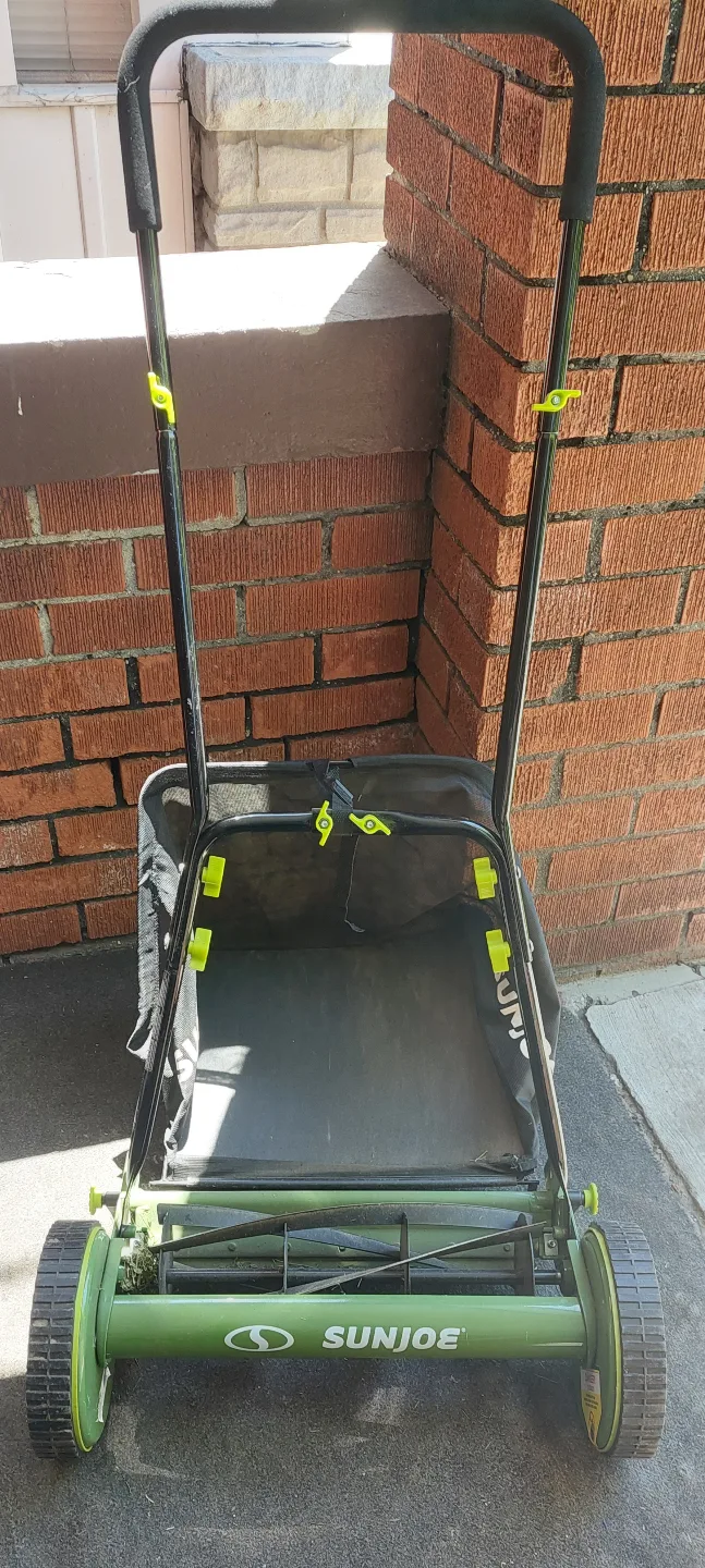 Sun Joe Manual Reel Mower thumbnail