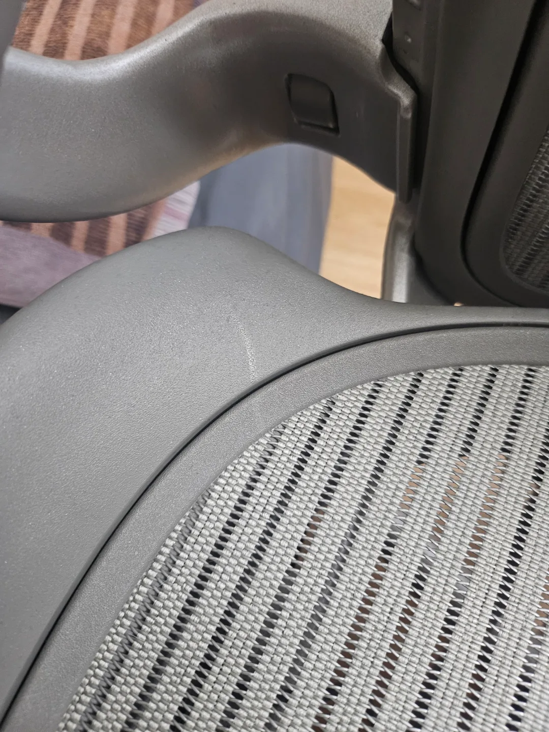 Herman Miller Aeron Chair - Graphite, size B image indicator(2)