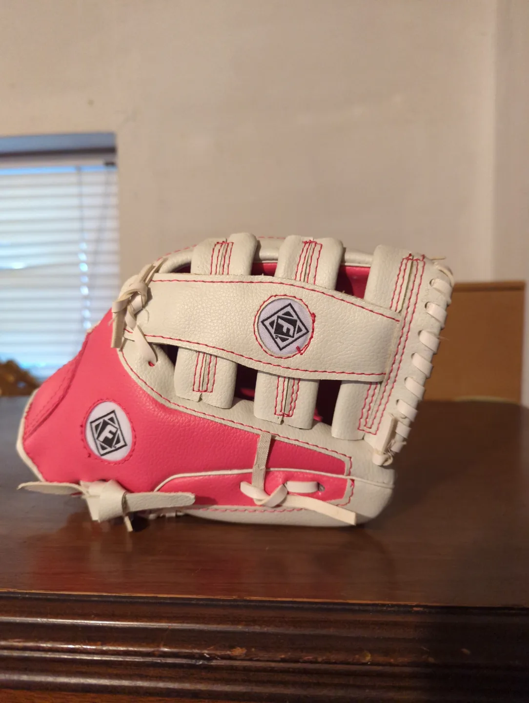 Franklin Sports Youth Softball Glove - Pink and White 🏒 thumbnail