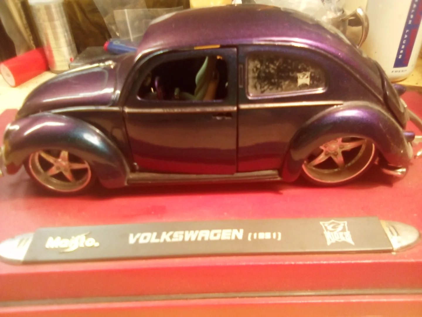Maisto Volkswagen 1951 Model Car thumbnail