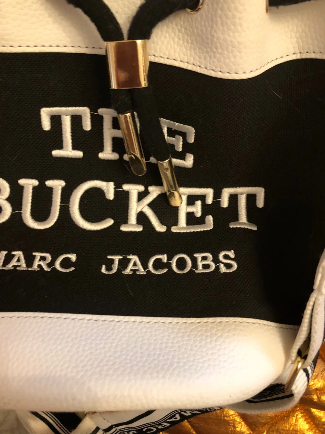 Marc Jacobs The Bucket Bag image indicator(2)
