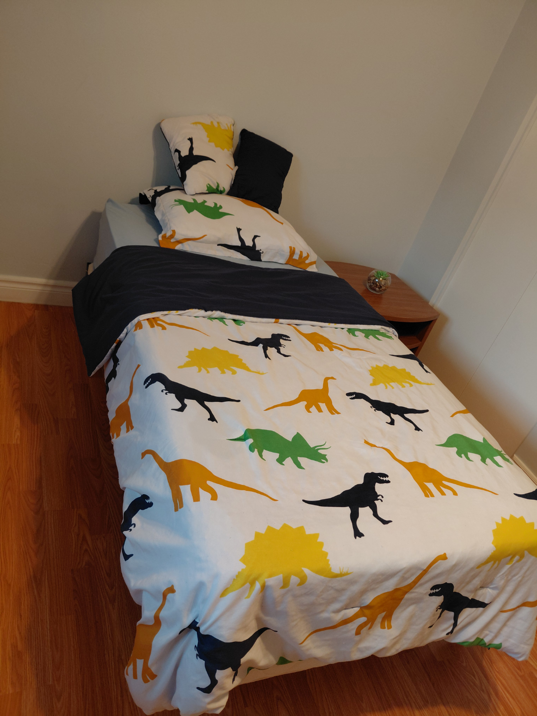 Bed, mattres, pilow and Dinosaur Twin Duvet Cover Set