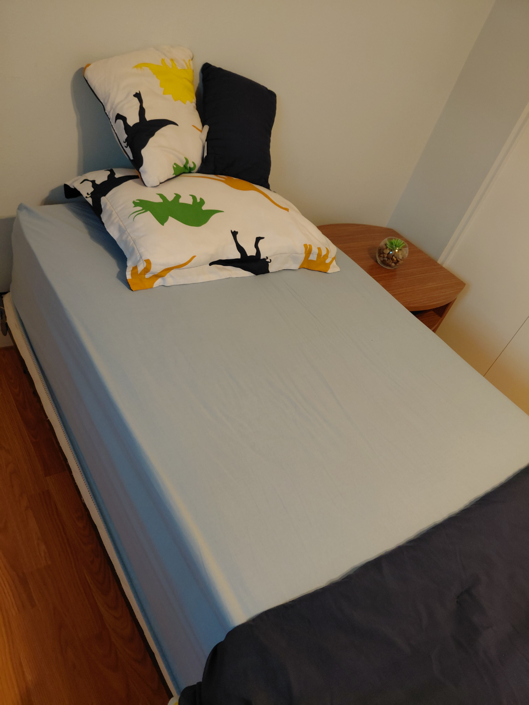 Bed, mattres, pilow and Dinosaur Twin Duvet Cover Set - photo 3