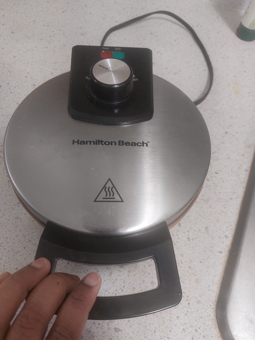 Hamilton Beach Round Waffle Maker - photo 2