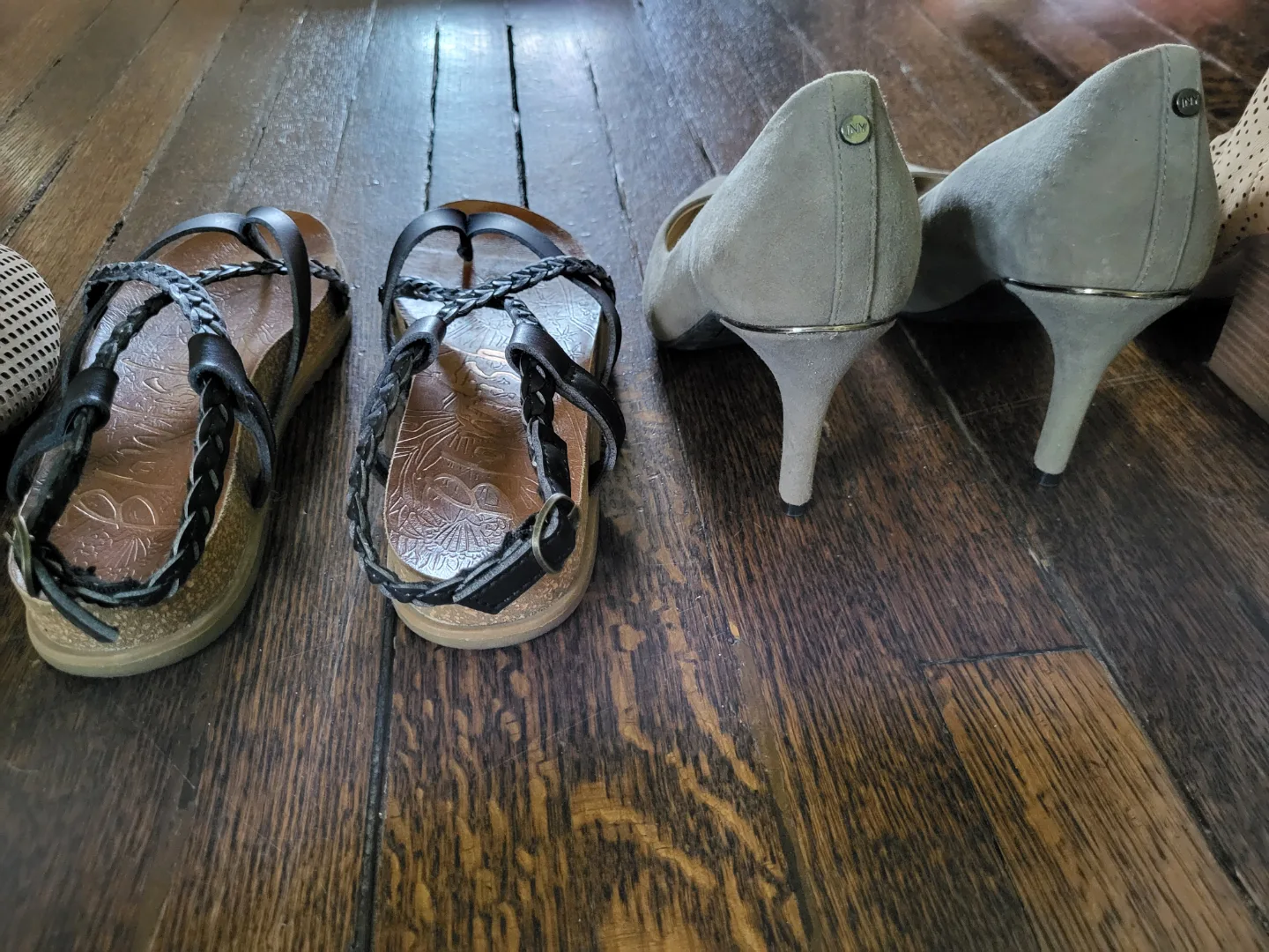 ❣️ 6 Pairs of Shoes - Loafers Sandals Heels Boots size 6 & 6.5 image indicator(7)