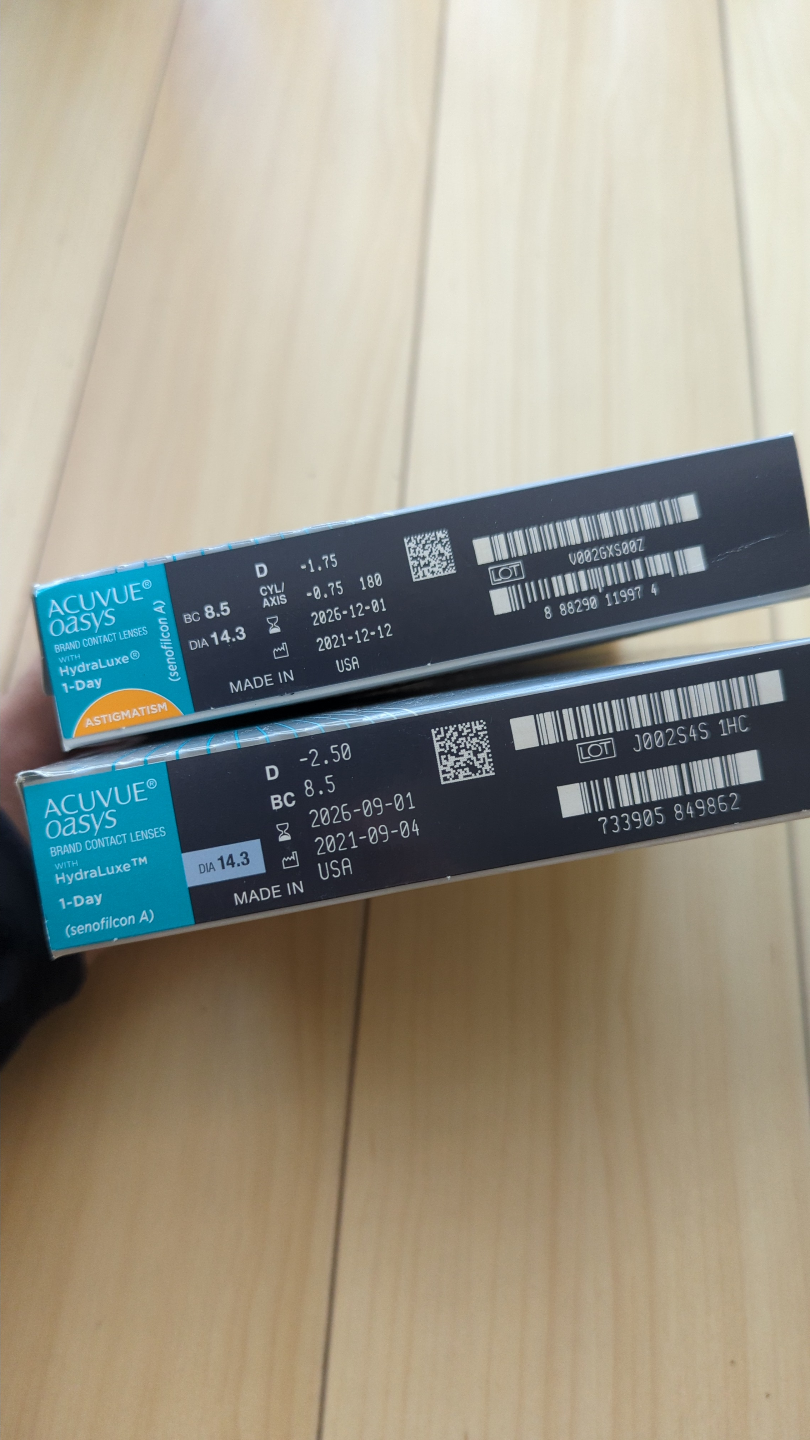 Acuvue Oasys HydraLuxe 1-Day Contacts