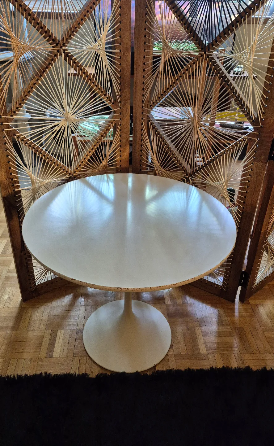50s 60s Tulip Side table 24" white laminate top - Original thumbnail