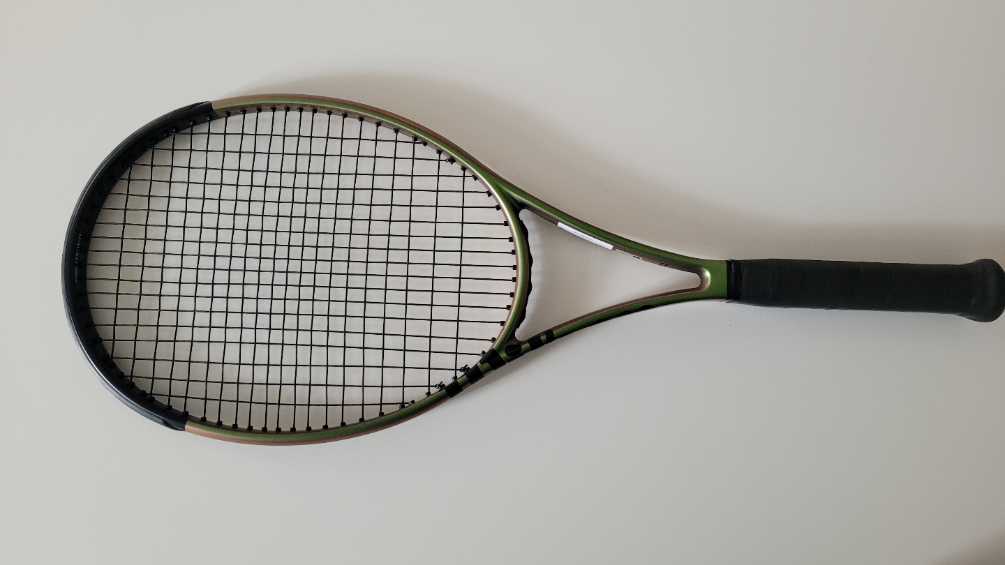 Wilson Blade V8 98 Tennis Racquet - photo 2