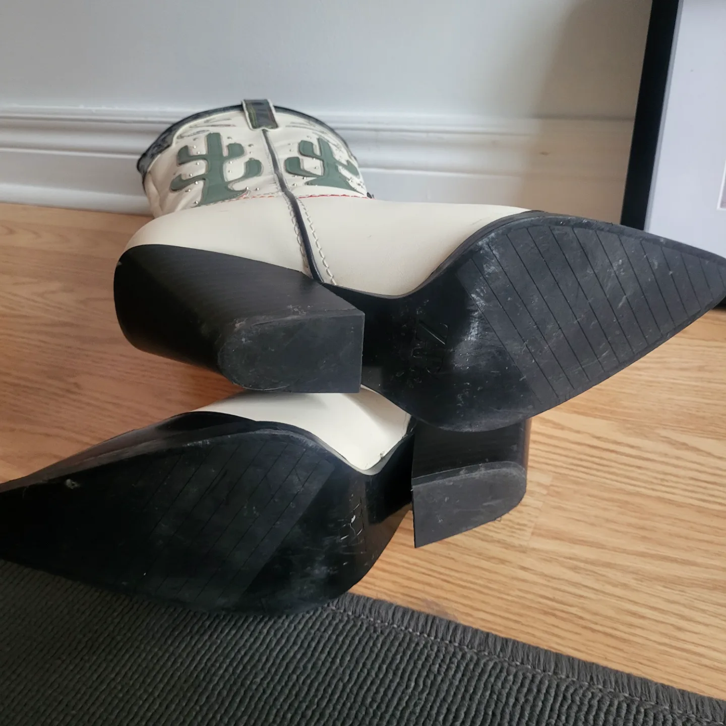 Zara Cactus Embroidered Cowboy Boots image indicator(5)