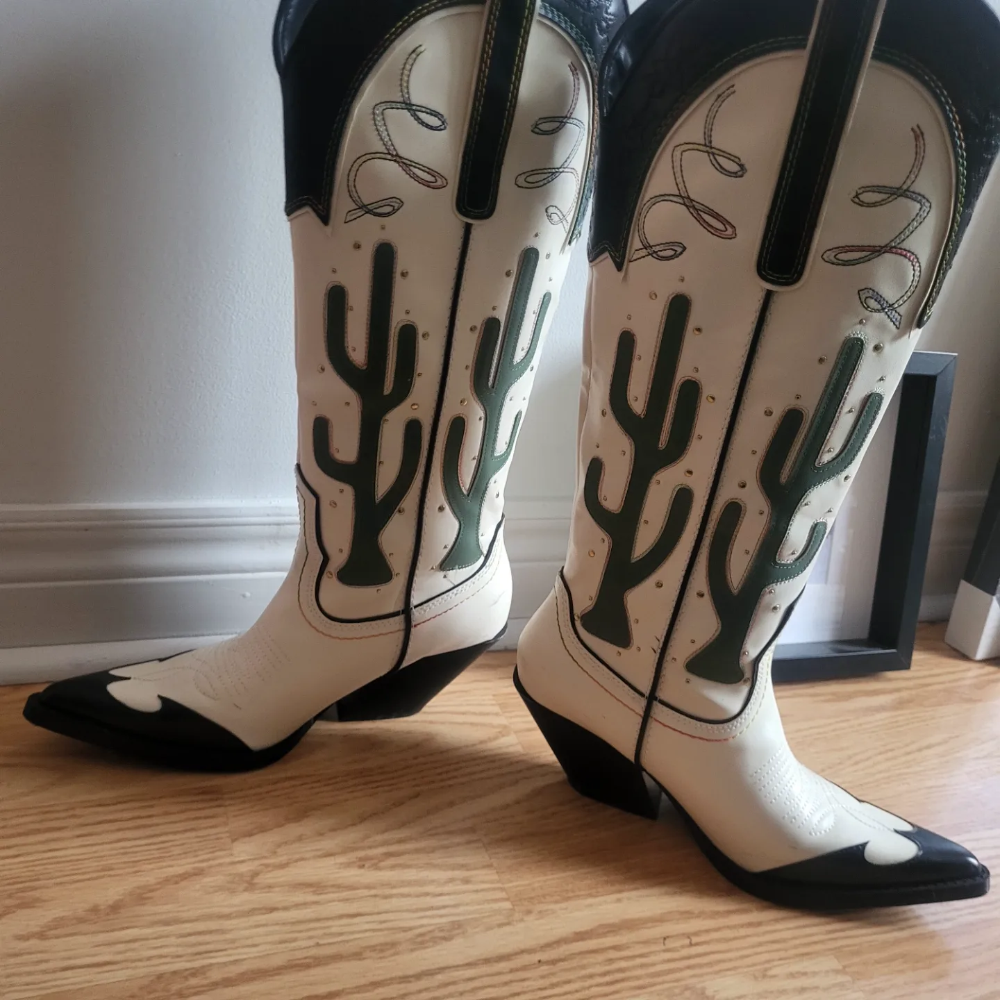 Zara Cactus Embroidered Cowboy Boots image indicator(6)