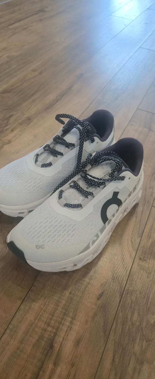 On Cloudmonster Running Shoes - Women's Size 8.5 image indicator(3)