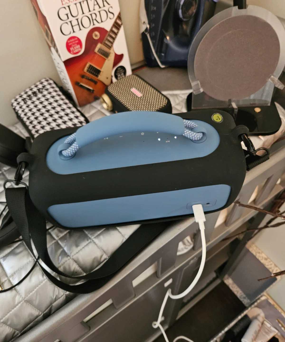 Bose SoundLink Flex Portable Bluetooth Speaker image indicator(3)