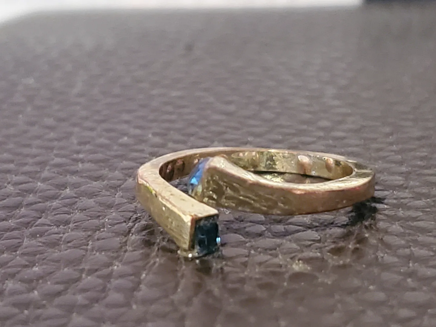 Unique Blue Gemstone Gold Statment Ring (size 7.5) image indicator(5)