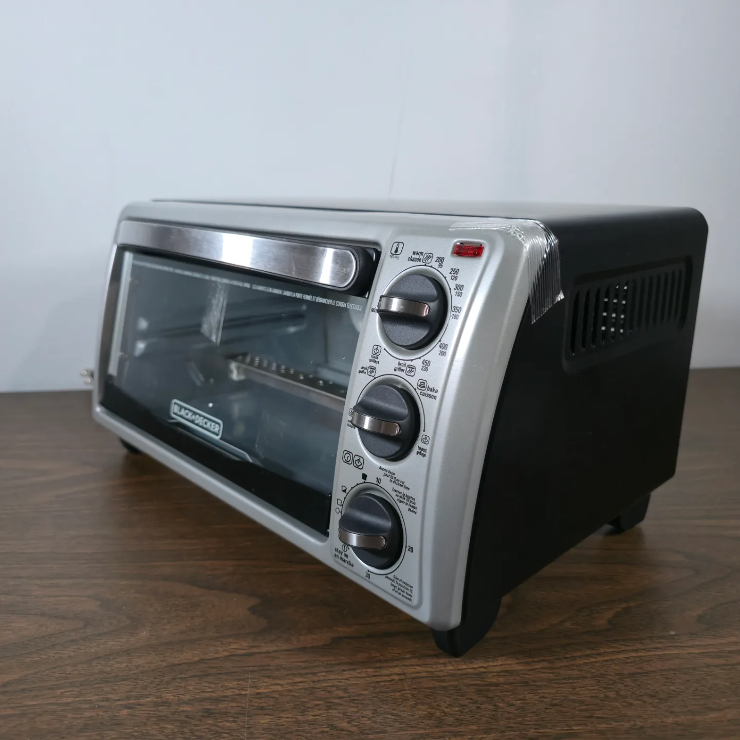BLACK+DECKER Natural Convection 4-Slice Toaster Oven thumbnail