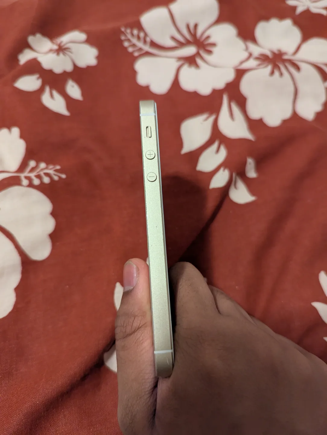 iPhone SE (1st Generation) - 16 GB - Gold (Read Description) image indicator(4)