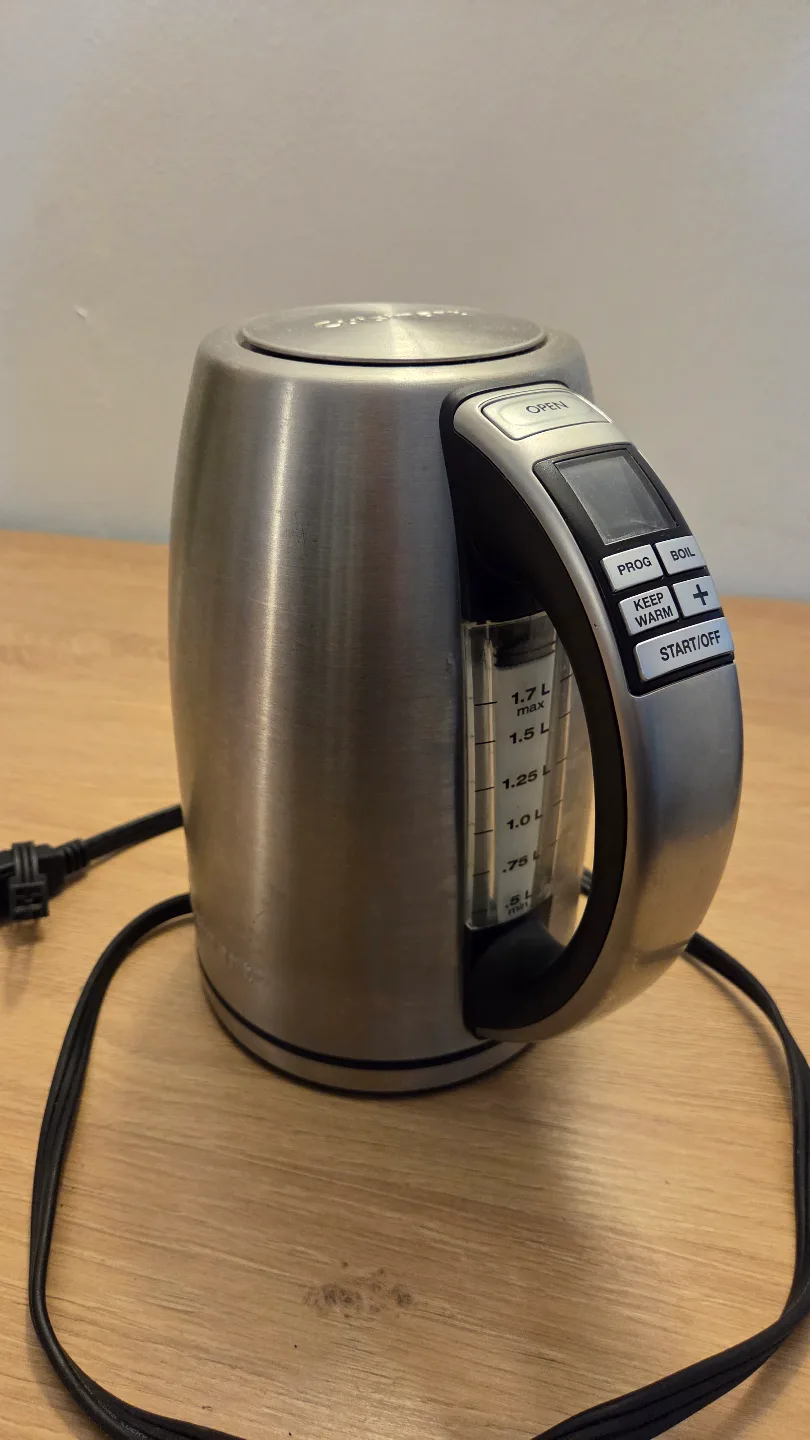 Cuisinart Stainless Steel Electric Kettle image indicator(2)