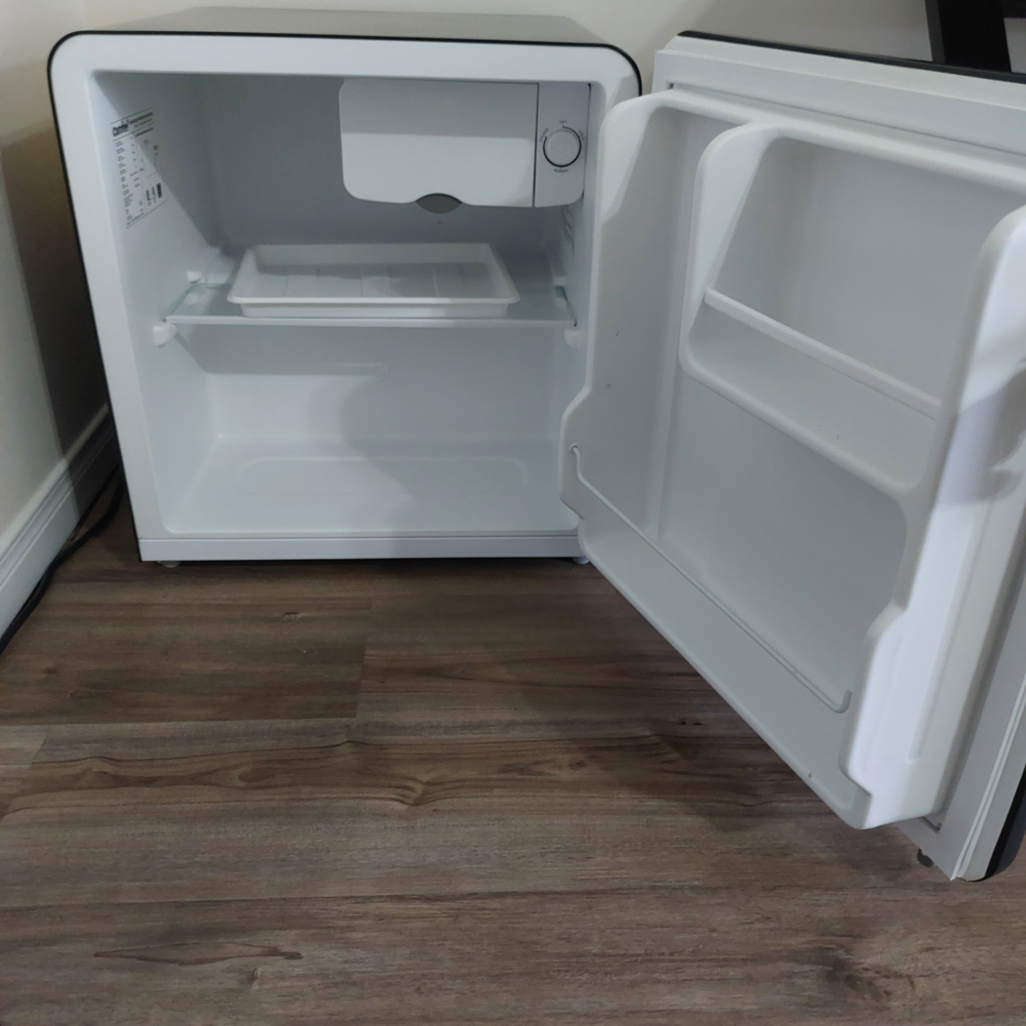Comfee Solo Series refrigerator - photo 2