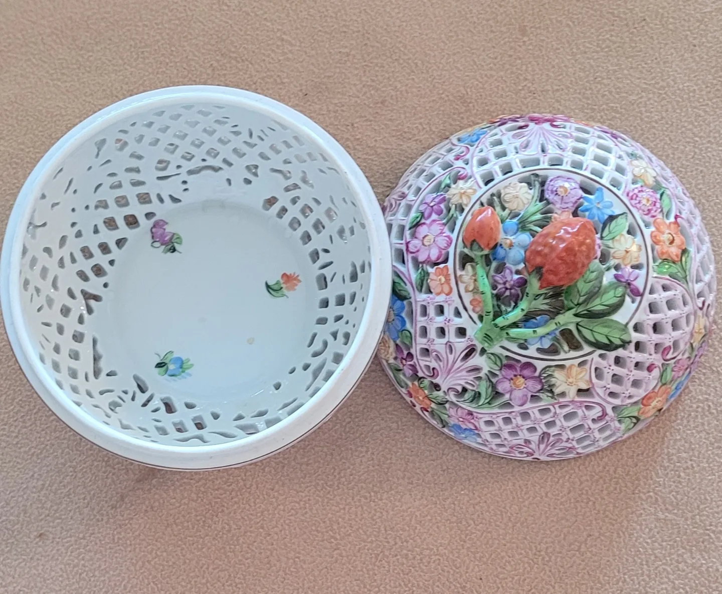 Herend Untique Porcelain  Candy Box from the 1943🧡 image indicator(2)