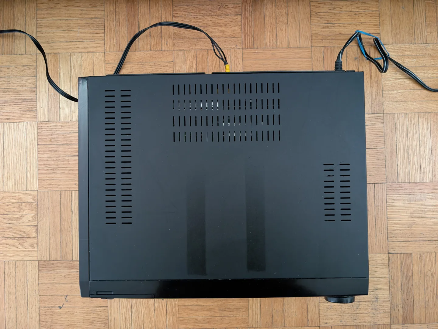 JVC HR-S7500U VHS VCR Player - Built In TBC image indicator(4)