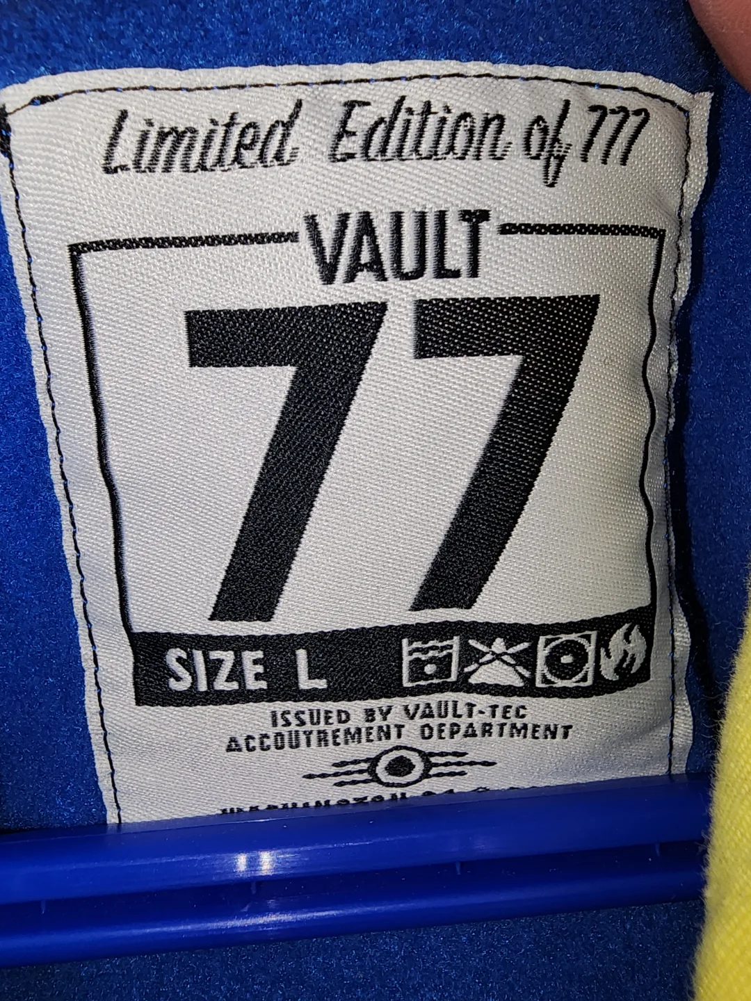 Fallout Vault 77 Zip-Up Hoodie - Size Large image indicator(2)