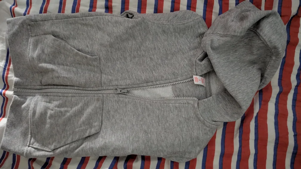 Kids' Grey Zip-Up Hoodie and Reebok Tracksuit #freecycle image indicator(2)