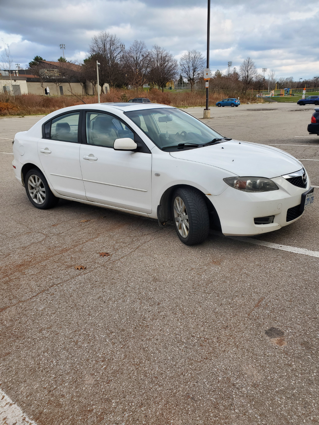 2008 Mazda3 - White Sedan - Great Condition - photo 5