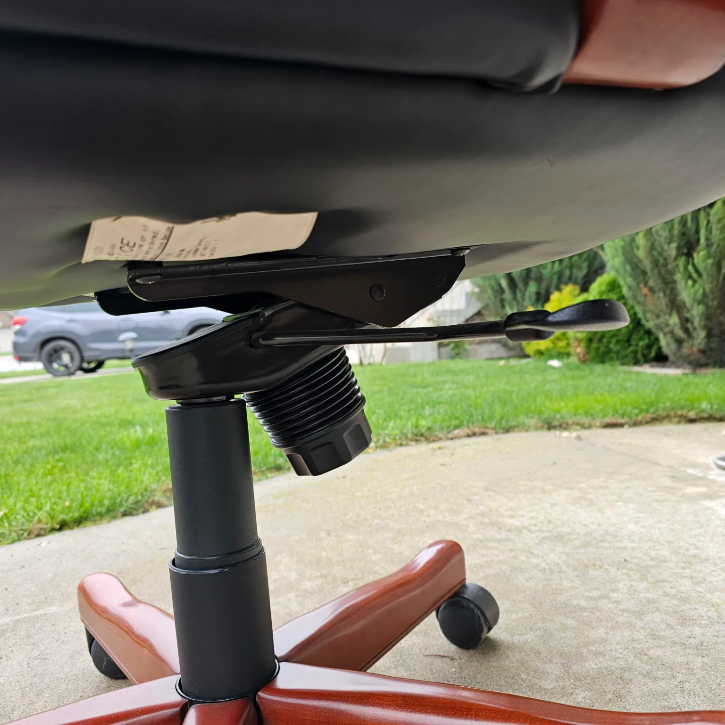 Executive Office Chair - Black Leather & Wood image indicator(6)