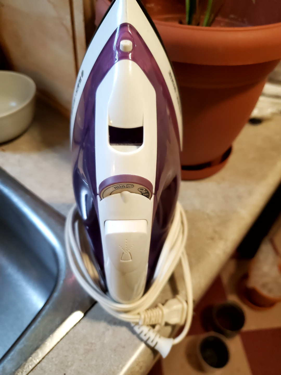 Black & Decker Purple Iron - photo 3