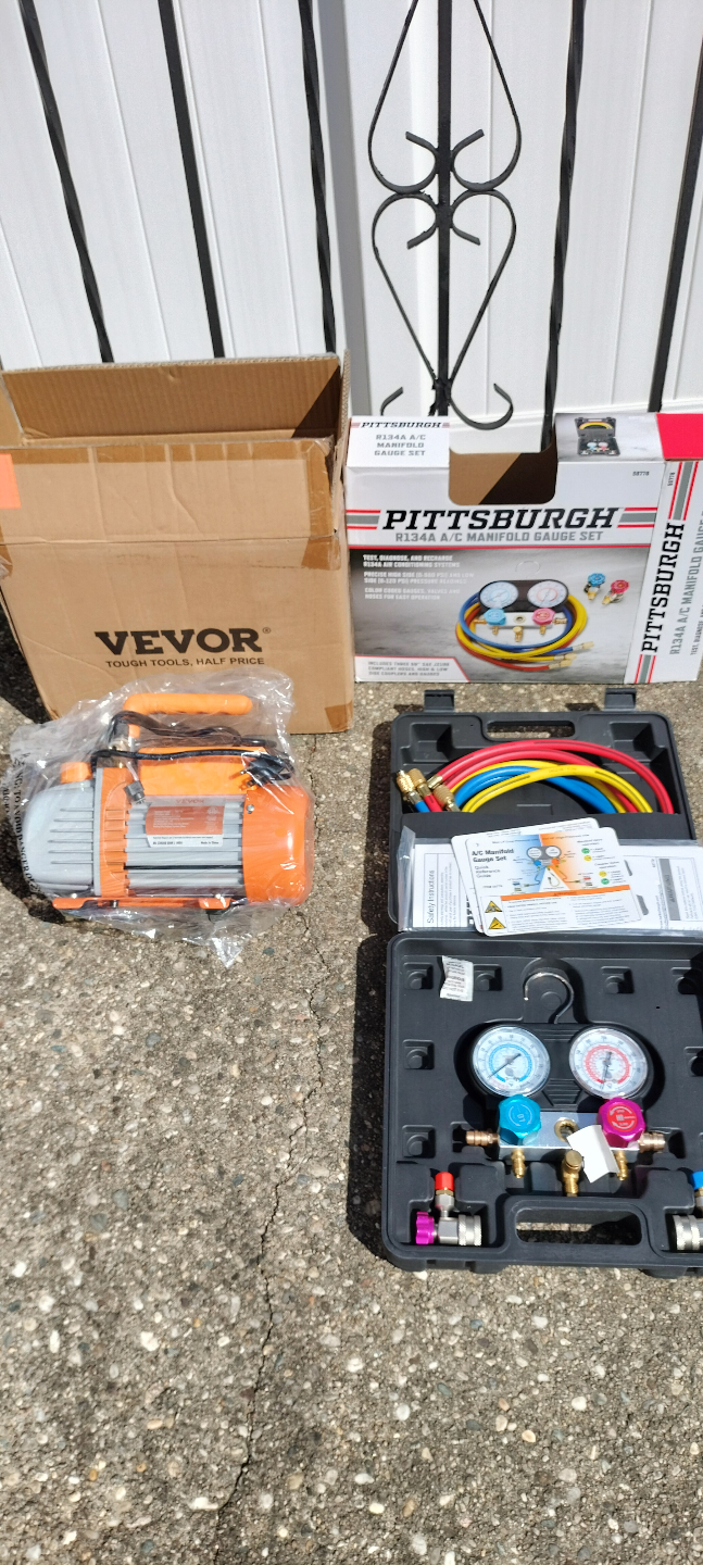 Pittsburgh A/C Manifold Gauge Set and Vevor Vacuum Pump - photo 2