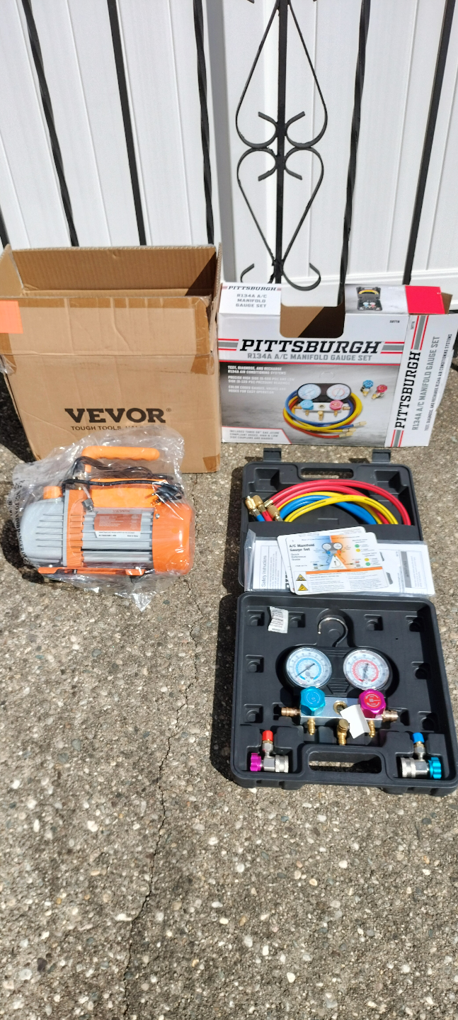 Pittsburgh A/C Manifold Gauge Set and Vevor Vacuum Pump - photo 3