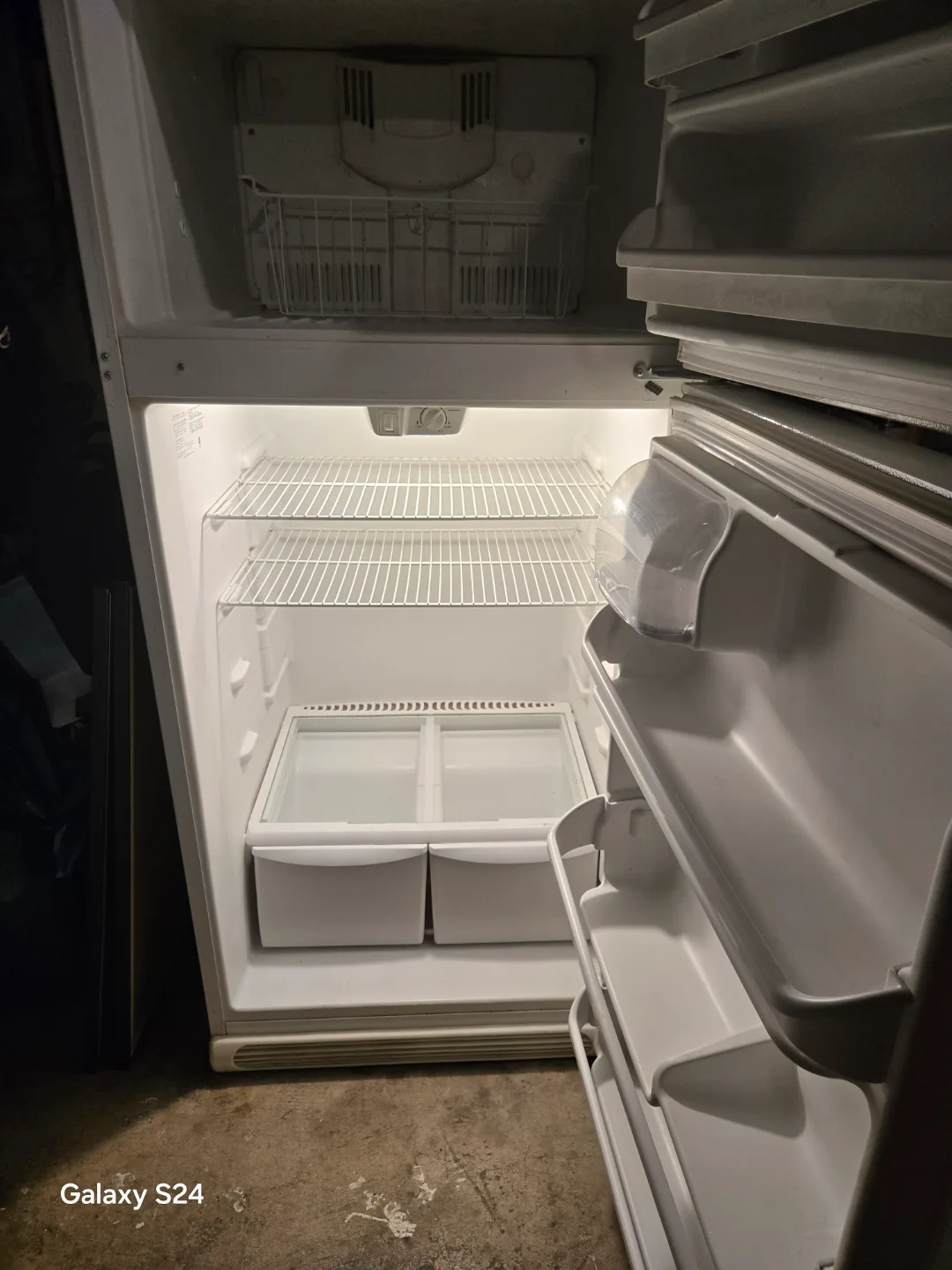 Used White Frigidaire Refrigerator image indicator(2)