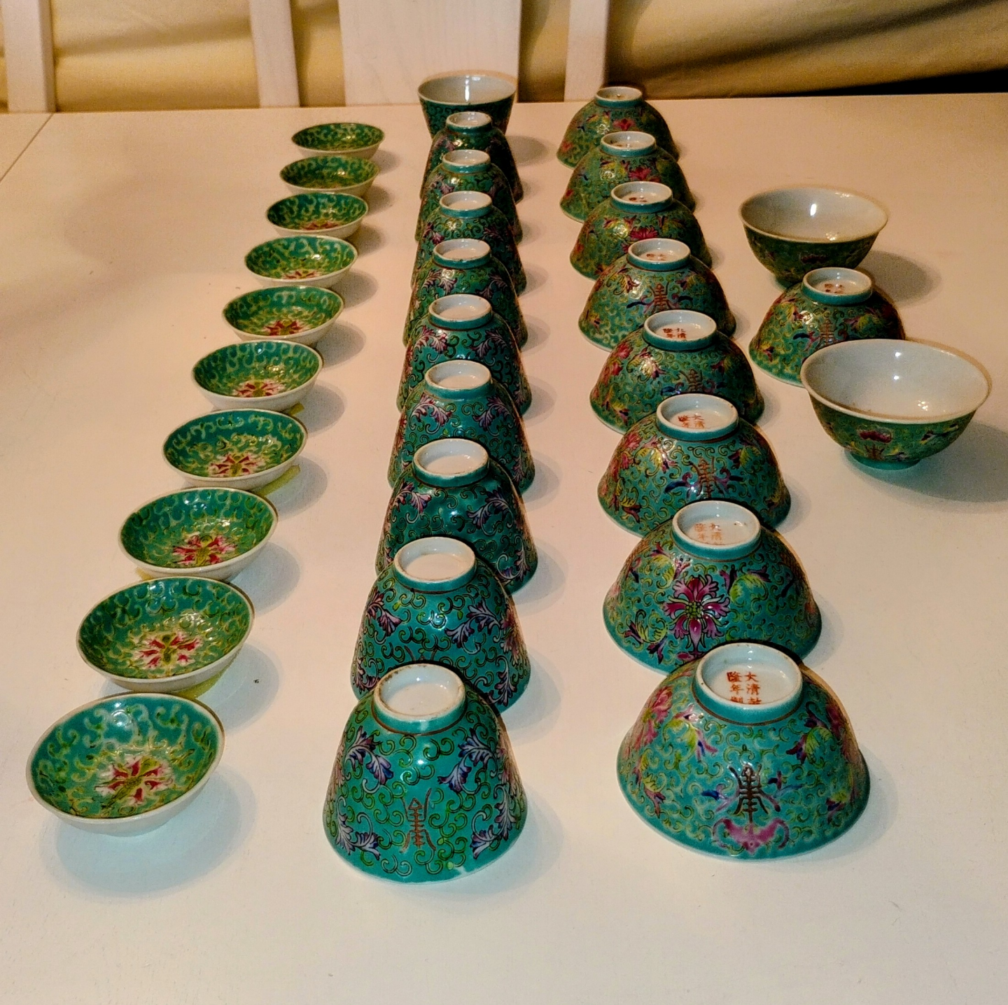 Antique Chinese Porcelain Tea Cups (2 sets, M & S) + Small Bowls - photo 2